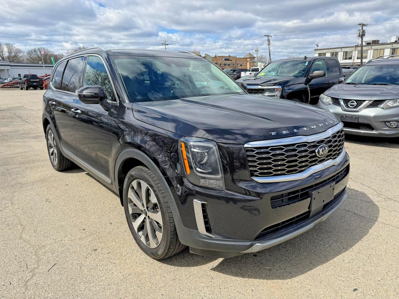 Salvage Kia Telluride Image