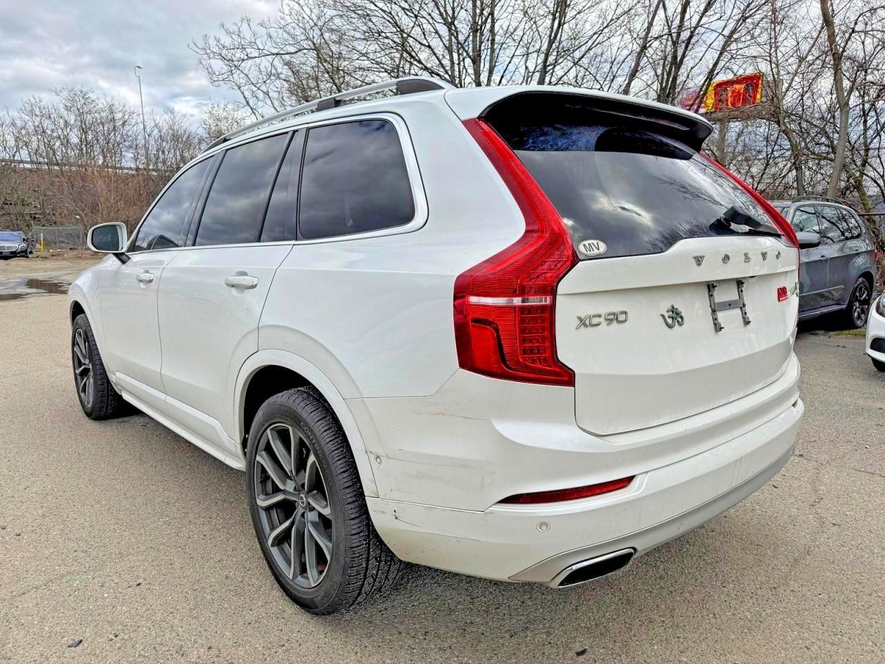 Volvo XC90 T5