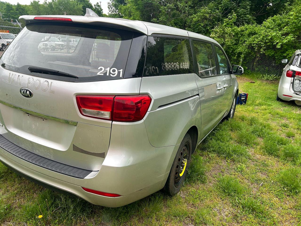 Kia Sedona L