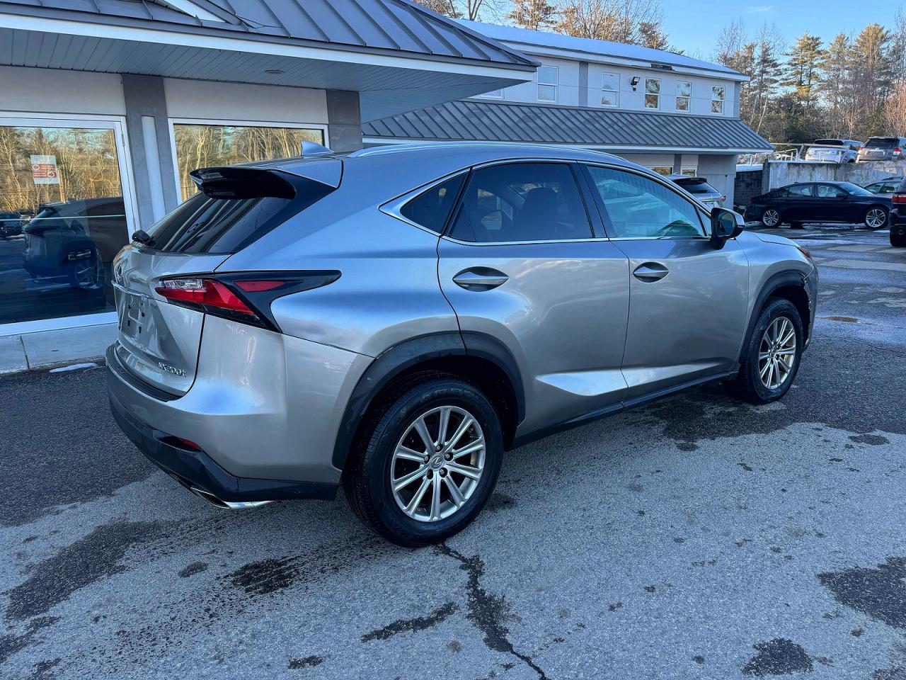 Lexus NX Base
