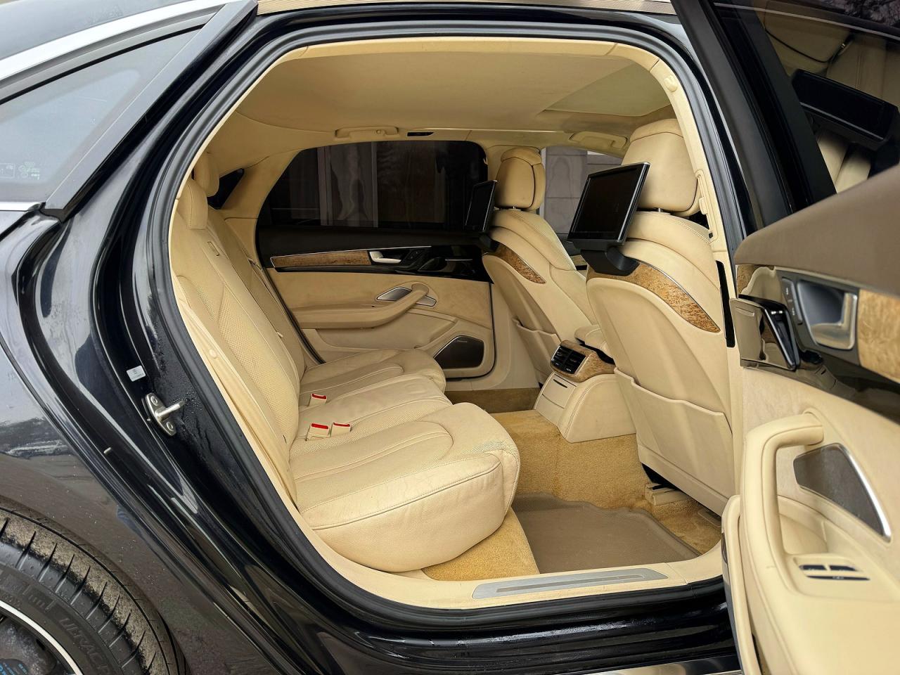 Audi A8 L Quattro