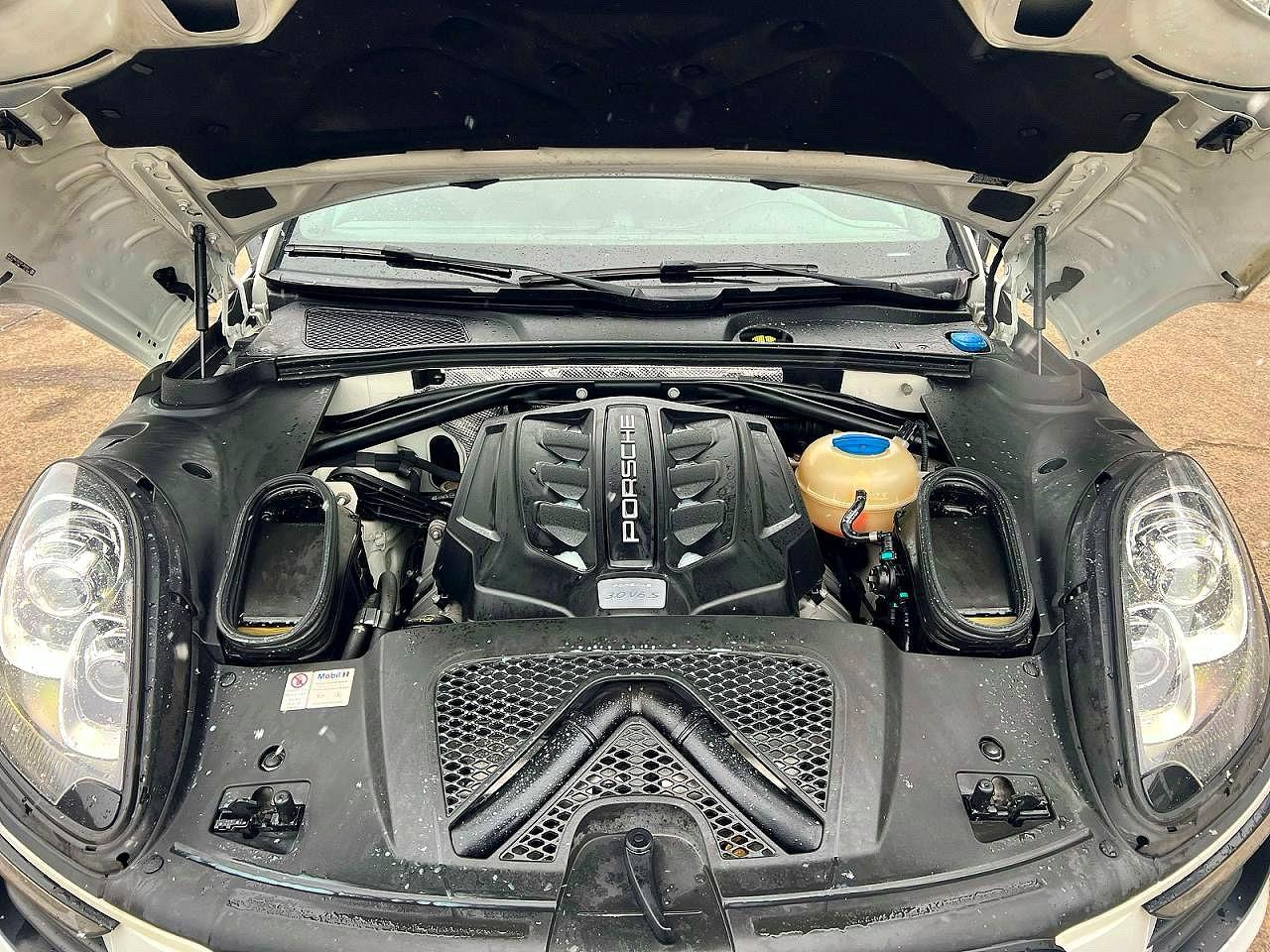 Porsche Macan S