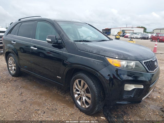 Salvage Kia Sorento Image