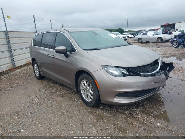 Salvage Chrysler Pacifica Image