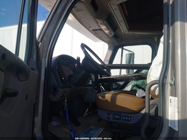 Freightliner Chassis S-2