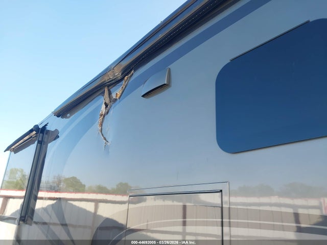 Freightliner Chassis S-2