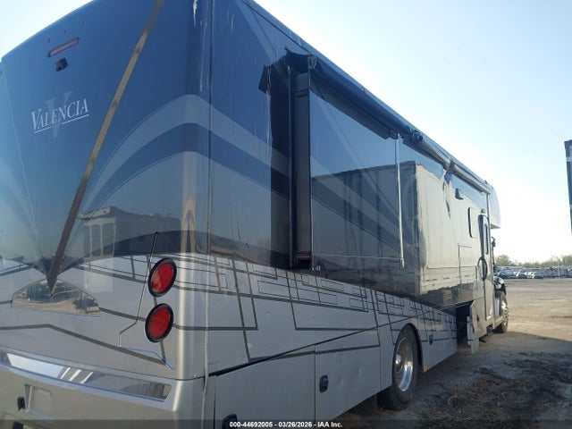 Freightliner Chassis S-2