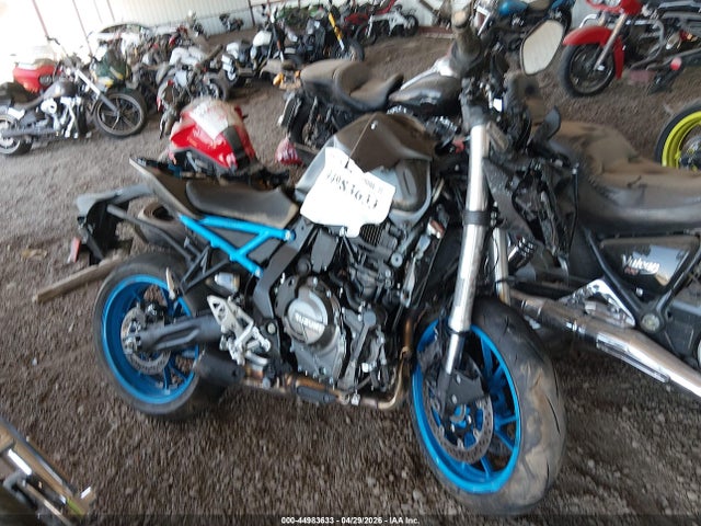 Salvage Suzuki Gsx800 Image