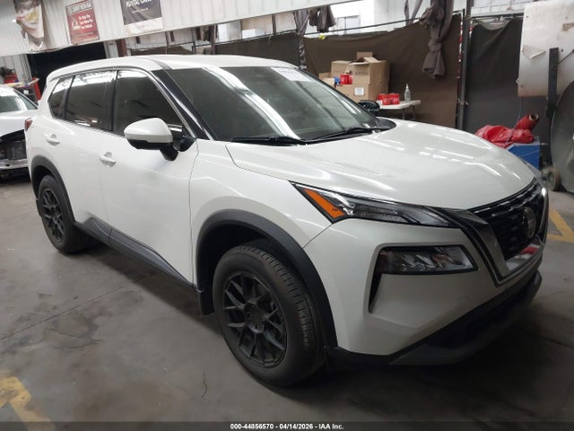 Salvage Nissan Rogue Image