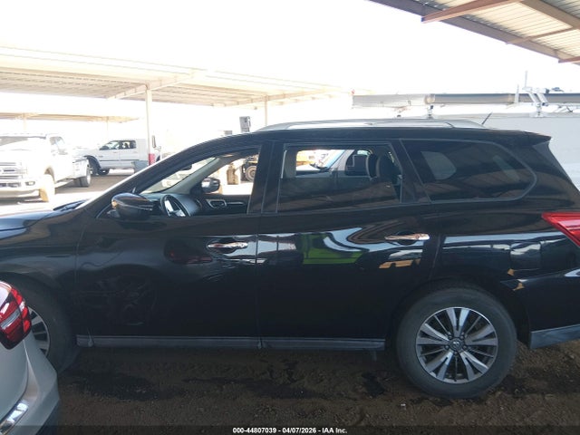 Nissan Pathfinder Sv