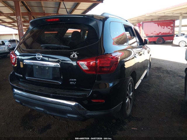 Nissan Pathfinder Sv