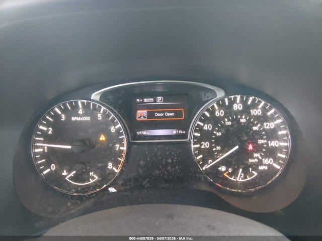 Nissan Pathfinder Sv