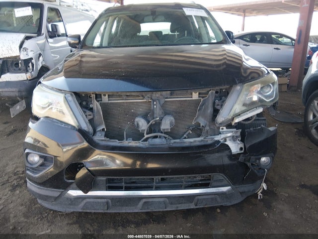 Nissan Pathfinder Sv