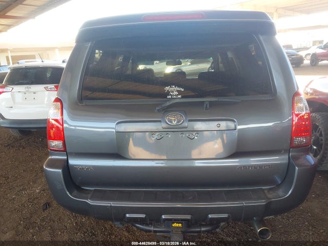 Toyota 4Runner Sport V8
