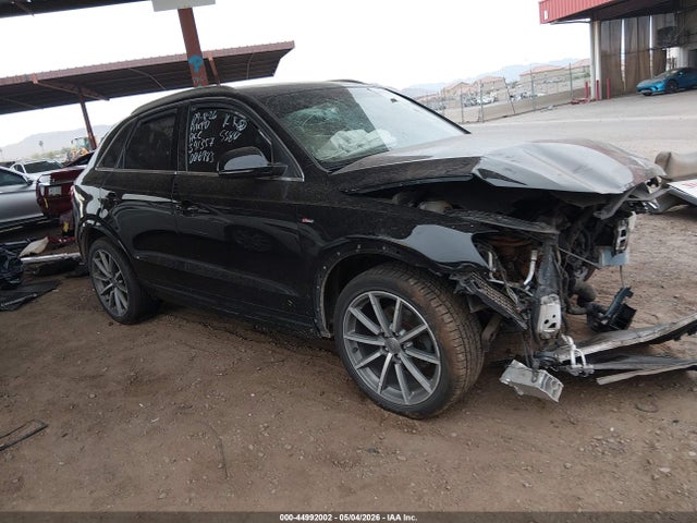 Salvage Audi Q3 Image