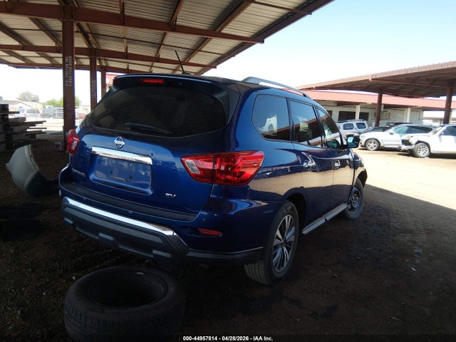 Nissan Pathfinder Sv