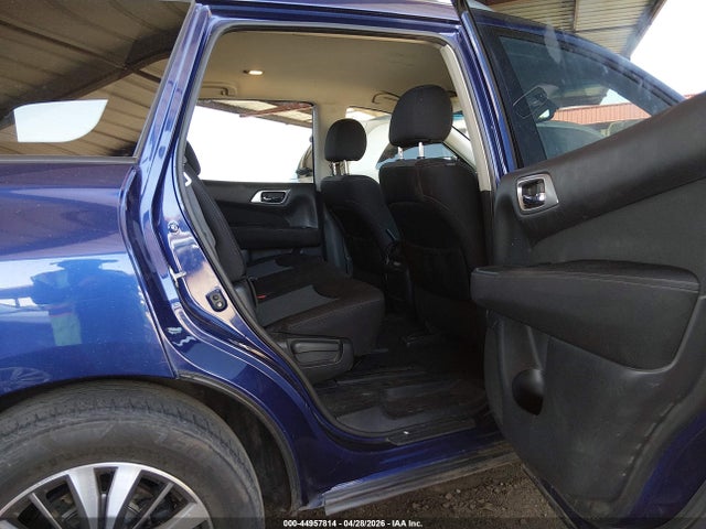Nissan Pathfinder Sv