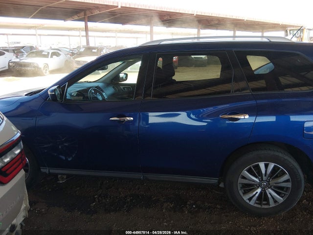 Nissan Pathfinder Sv