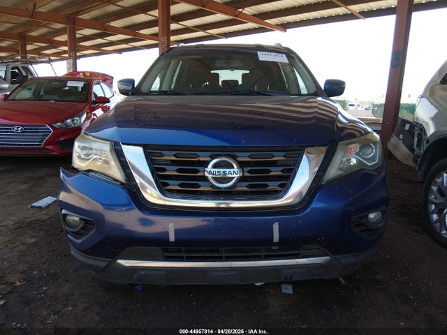 Nissan Pathfinder Sv