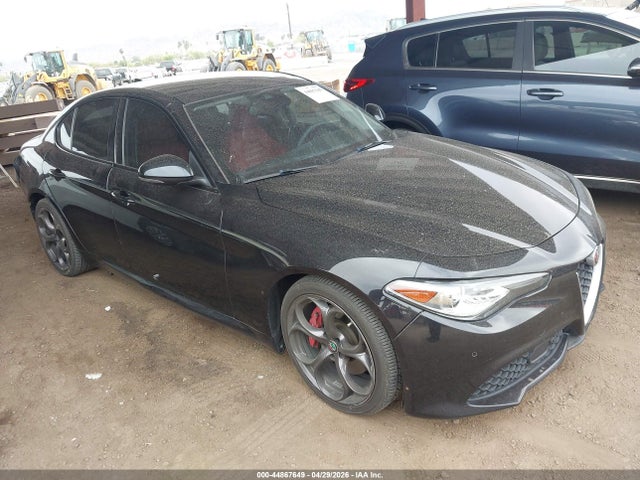 Salvage Alfa Romeo Giulia Image