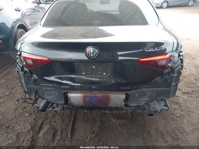 Alfa Romeo Giulia Ti Sport Rwd