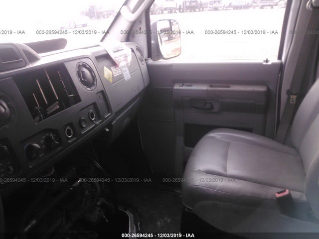Ford E-350 Commercial