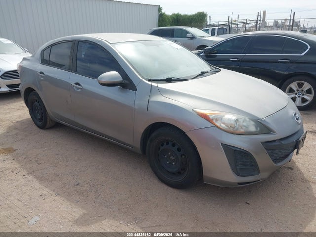Salvage Mazda Mazda3 Image