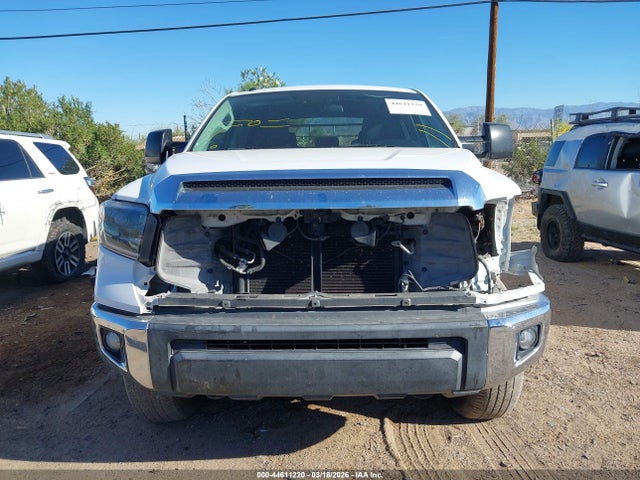 Toyota Tundra Sr5 5.7l V8