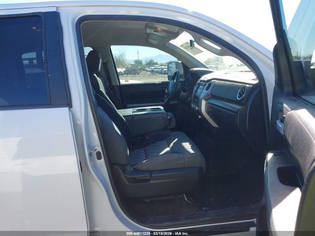 Toyota Tundra Sr5 5.7l V8