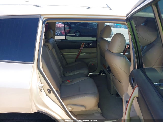 Toyota Highlander Limited V6