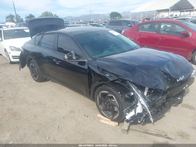 Salvage Kia K4 Image