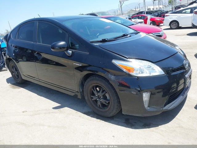 Salvage Toyota Prius Image