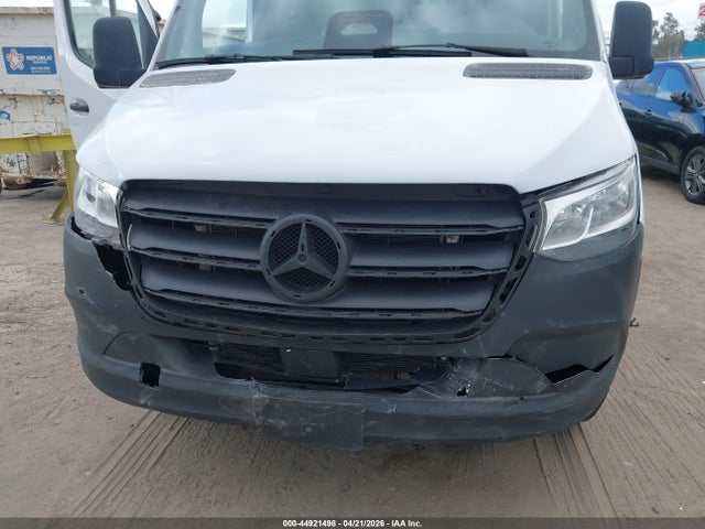 Mercedes-Benz Sprinter 2500 Standard Roof 4-cyl Diesel Ho