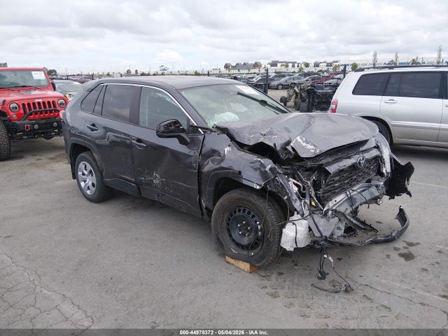 Salvage Toyota RAV4 Image
