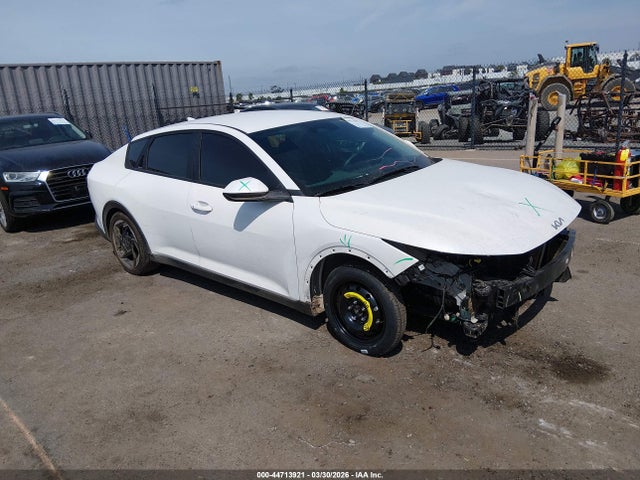 Salvage Kia K4 Image