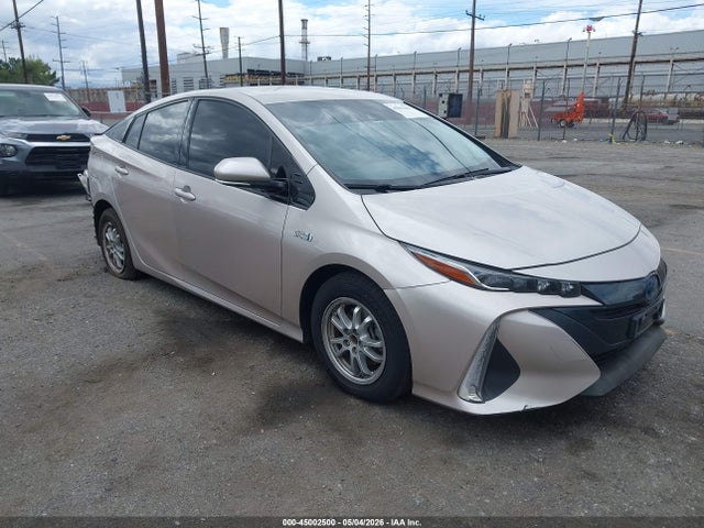 Salvage Toyota Prius Prime Image