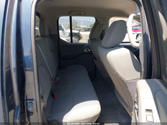 Nissan Frontier Sv