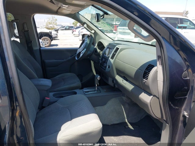 Nissan Frontier Sv