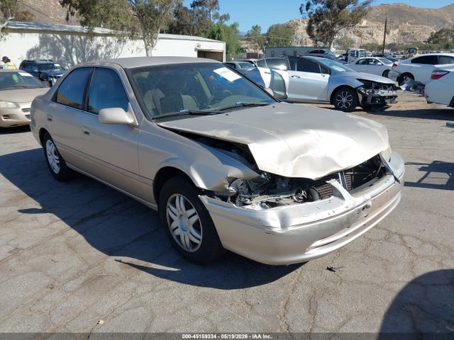 Salvage Toyota Camry Image