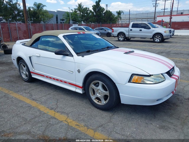 Salvage Ford Mustang Image