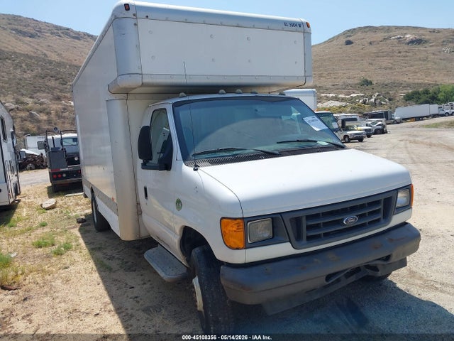 Salvage Ford E-450 Image
