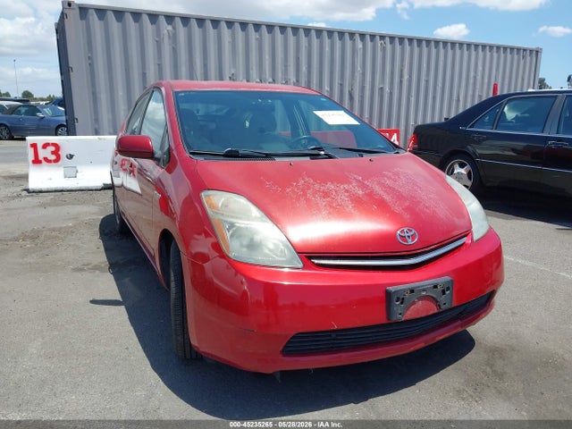 Salvage Toyota Prius Image