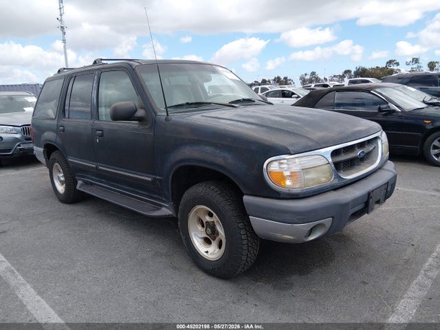 Salvage Ford Explorer Image