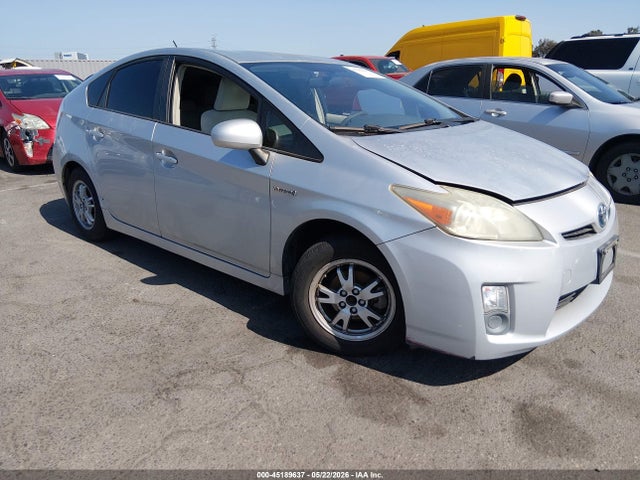 Salvage Toyota Prius Image