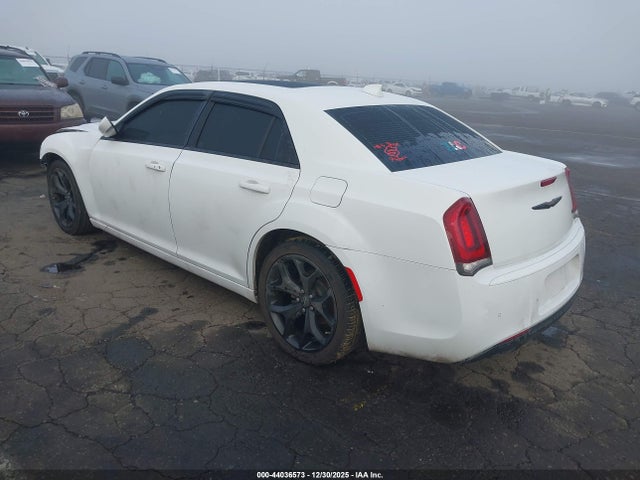 Chrysler 300 S