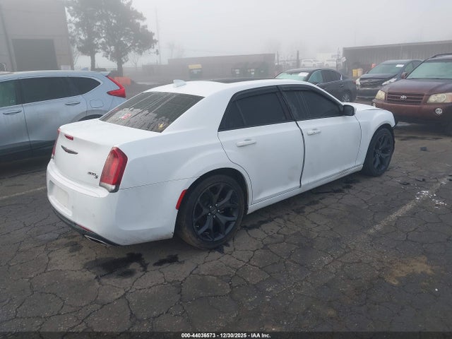 Chrysler 300 S
