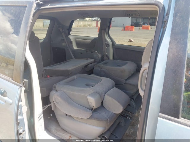 Toyota Sienna Le