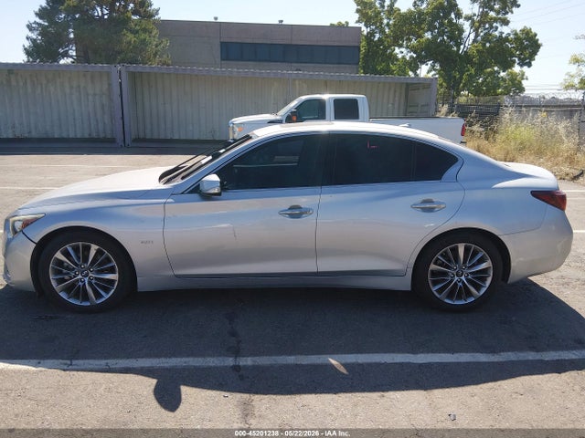INFINITI Q50 3.0t Luxe