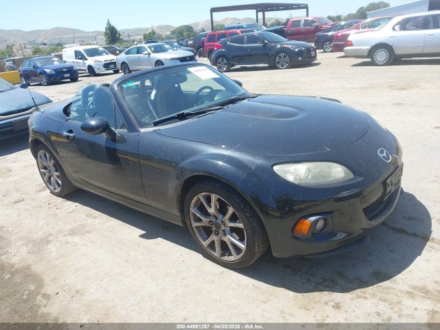 Salvage Mazda MX-5 Miata Image