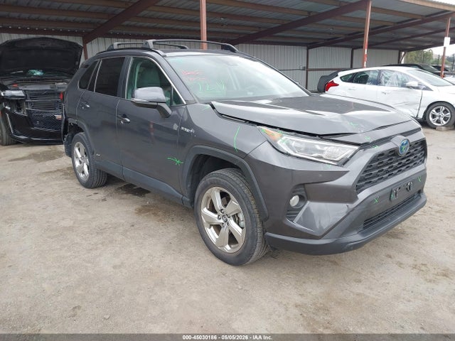 Salvage Toyota RAV4 Image